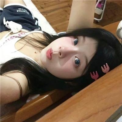 皎若云间月